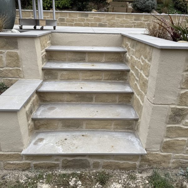 04- MURETTE ENDUIT PIERRE PISCINE